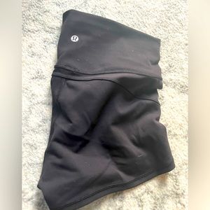 2.5 inch inseam shorts lululemon Sz 6
